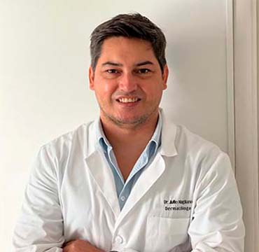 Dr. Julio Magliano